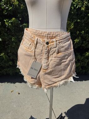 Harper & Yve Coral High Rise Distressed Denim Shorts Size S - NWT (SAMPLE SALE)